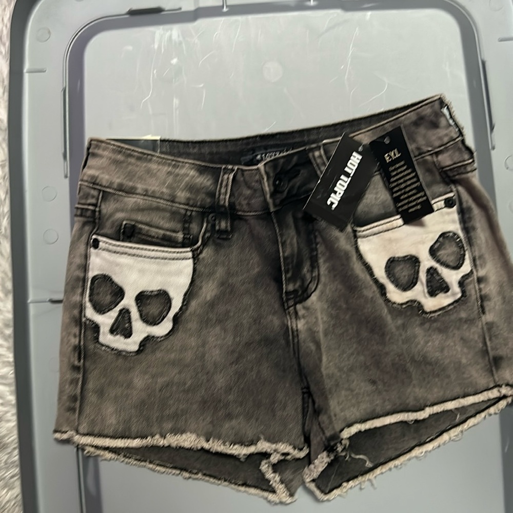New with tags Lovesick Skull black jean low rise shorts size 0
